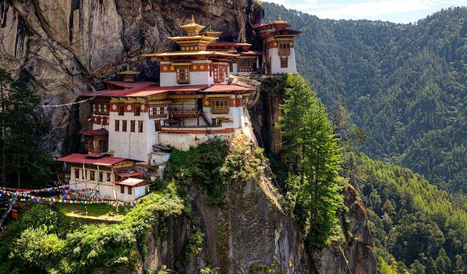 Thế khó của "Thiên đường hạ giới" Bhutan trong cuộc đối đầu giữa 2 "ông lớn" châu Á - 1
Vương quốc Bhutan nổi tiếng với phong cảnh đẹp và cuộc sống thanh bình (Ảnh: National Geographic)