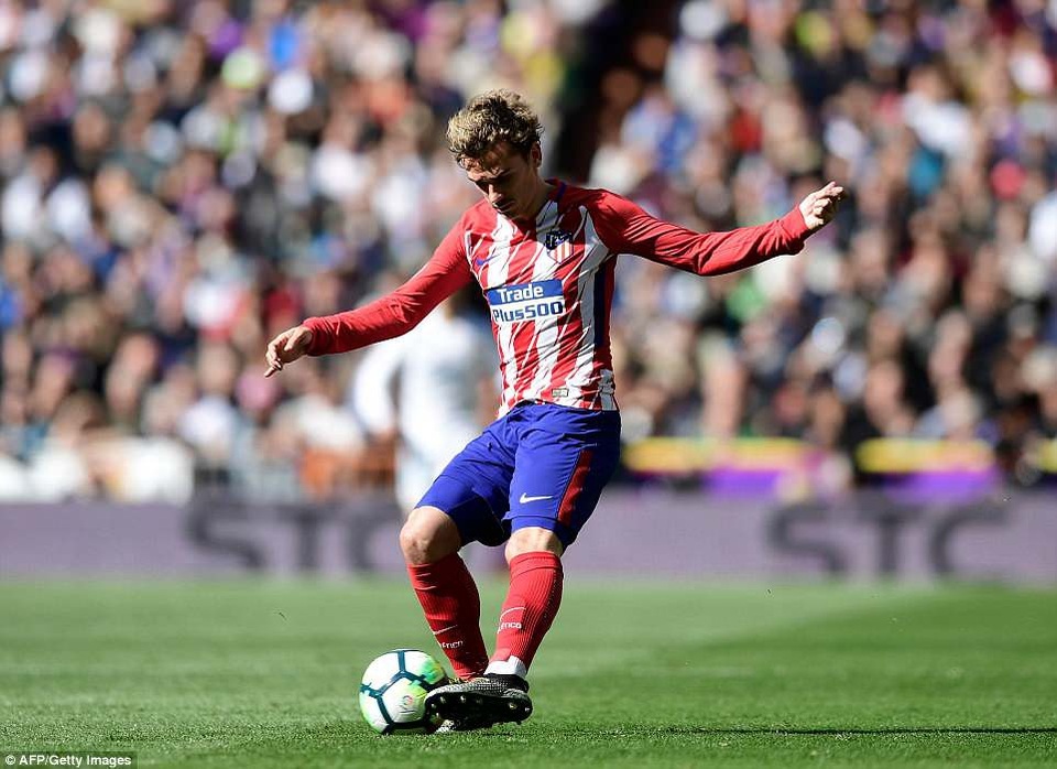 Những khoảnh khắc đáng nhớ ở đại chiến Real Madrid-Atletico - 2
Griezmann là cầu thủ nguy hiểm nhất bên phía Atletico, với nhiều tình huống đi bóng sắc sảo