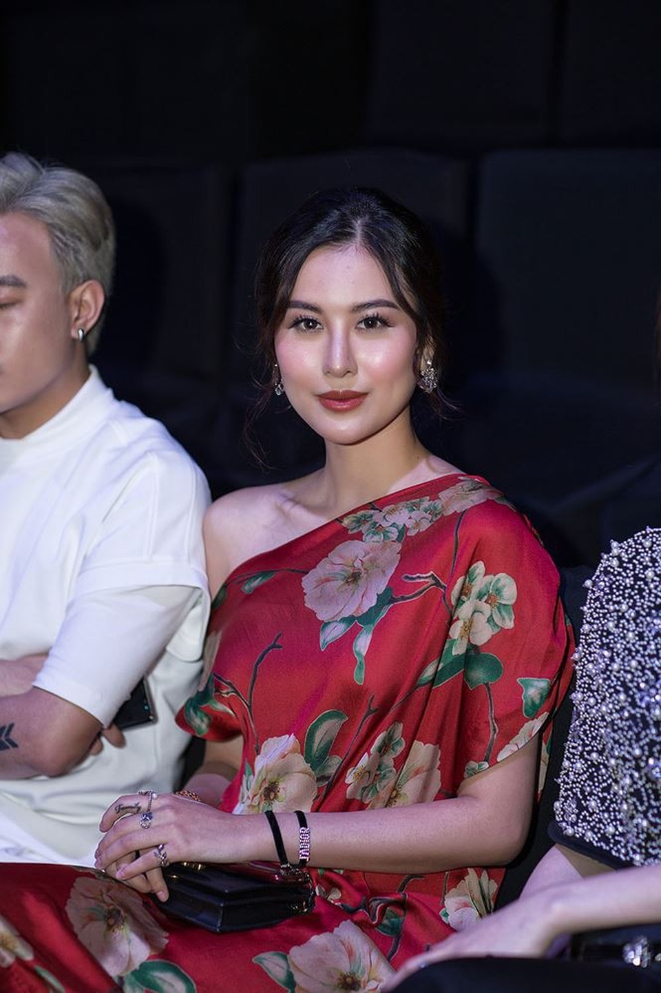 Hà Lade đọ nhan sắc rực rỡ bên Hoa hậu Hoàn vũ H'Hen Niê - 6 Người đẹp nổi bật ở mọi khoảnh khắc.
