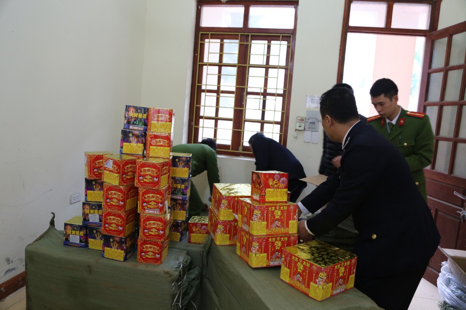 Gần 5 tạ pháo bi lực lượng chức năng tỉnh Lạng Sơn bắt giữ