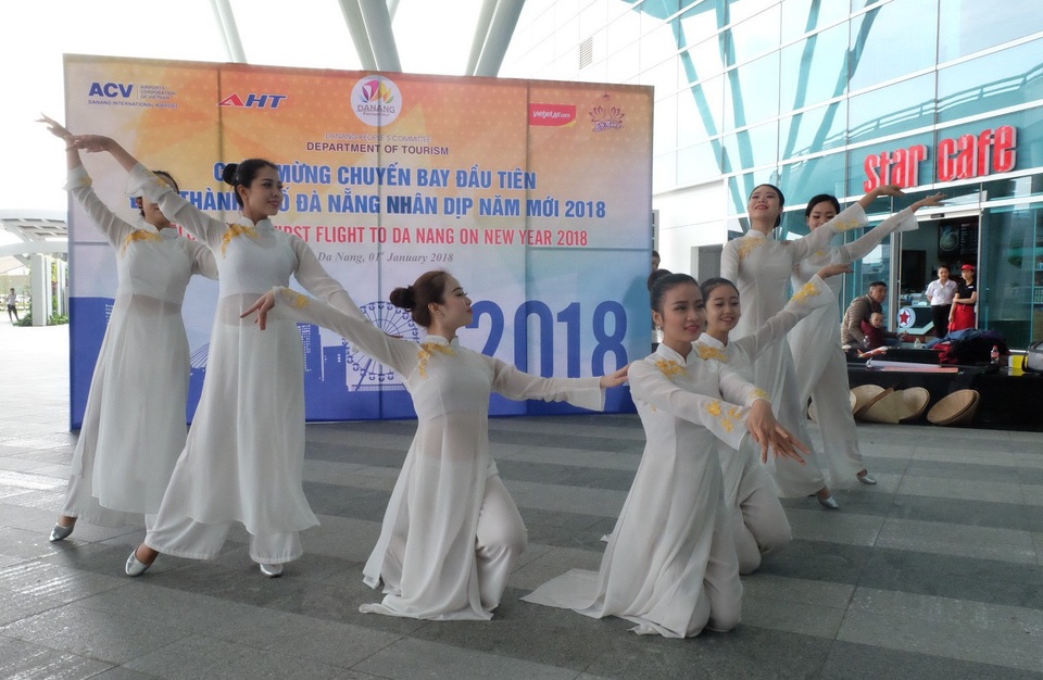 Đà Nẵng đón du khách quốc tế “xông đất” năm 2018 - 3 Đà Nẵng đón du khách quốc tế “xông đất” năm 2018 - 3