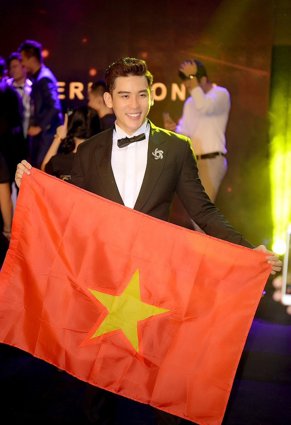 Minh Trung “trượt” ngôi vị Nam vương vì gặp sự cố trong đêm chung kết - 1 Minh Trung “trượt” ngôi vị Nam vương vì gặp sự cố trong đêm chung kết - 1