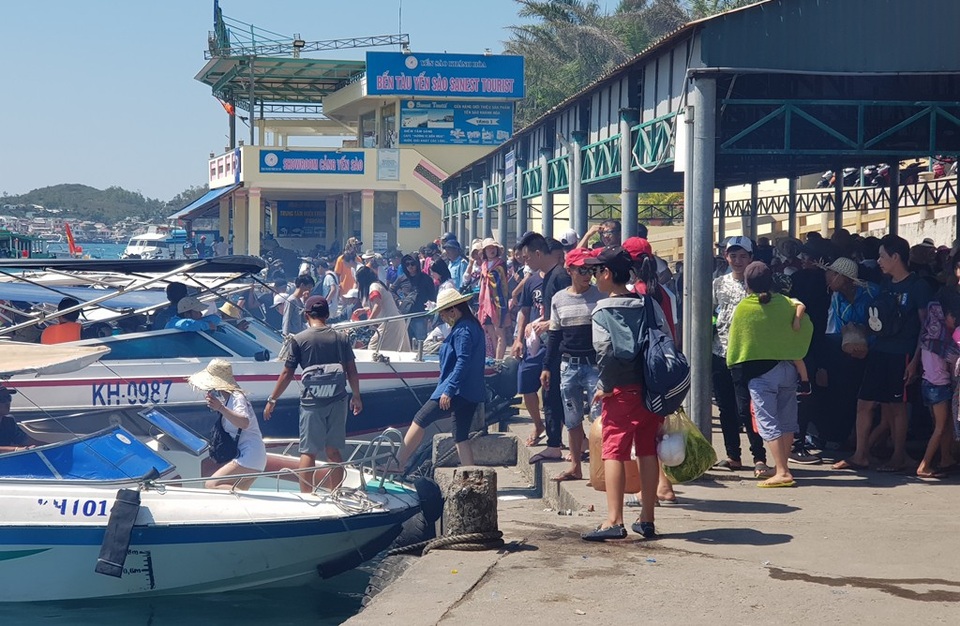 Nha Trang: Bến tàu du lịch đón gần 25.000 khách trong 4 ngày lễ - 7 Nha Trang: Bến tàu du lịch đón gần 25.000 khách trong 4 ngày lễ - 7