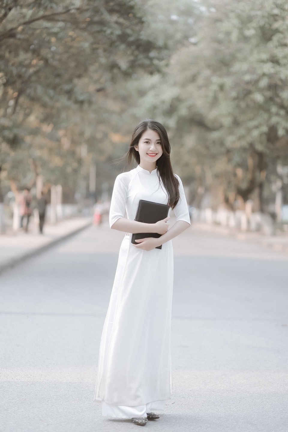Hoa khôi Kinh tế Nông nghiệp: “Sẽ chọn cuộc sống ở quê thay vì phố thị xô bồ” - 3 Trước khi tham gia cuộc thi này thì Bích được chú ý khi lọt Top 5 Người đẹp xứ Nghệ do báo Nghệ An tổ chức, Á khôi người đẹp làng Vạc…