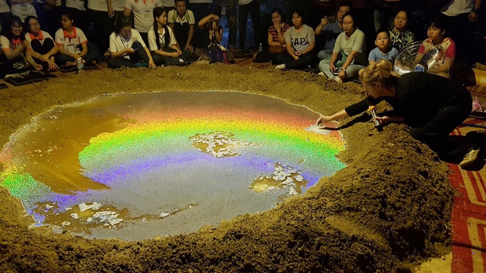 Xuất hiện… “miệng núi lửa” tại Festival Huế - 6