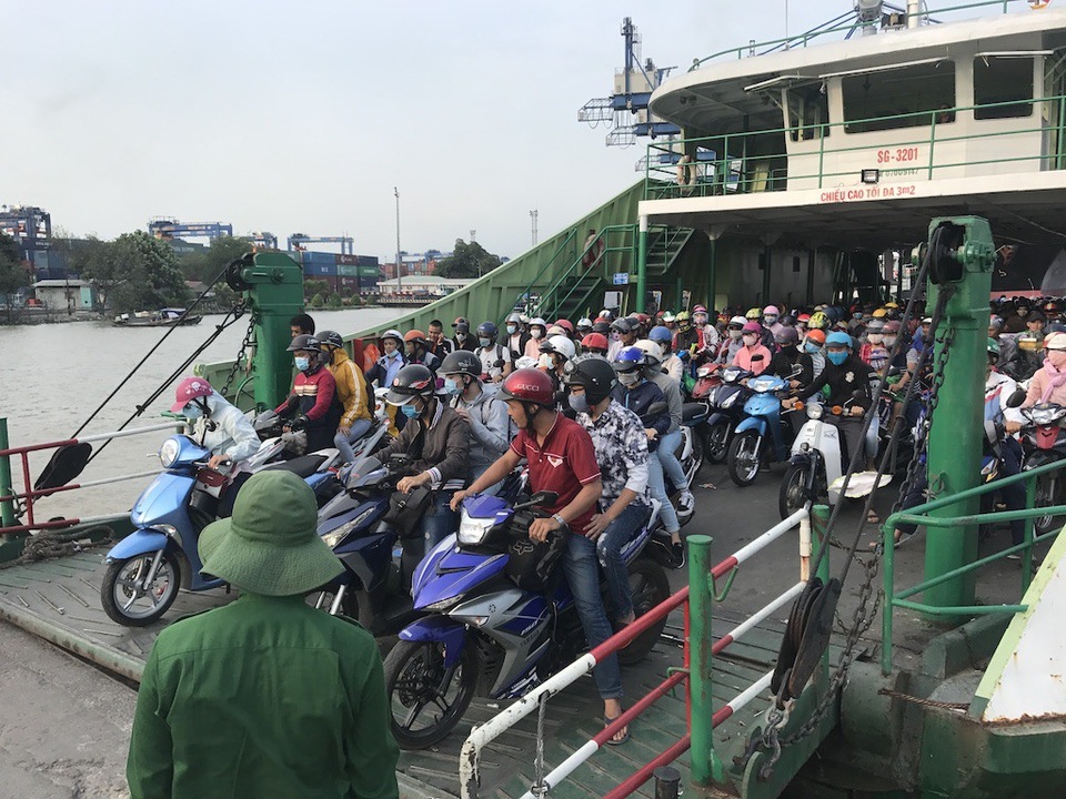 Mệt nhoài trở lại Sài Gòn trong tiết trời nóng bức - 14 Mệt nhoài trở lại Sài Gòn trong tiết trời nóng bức - 14