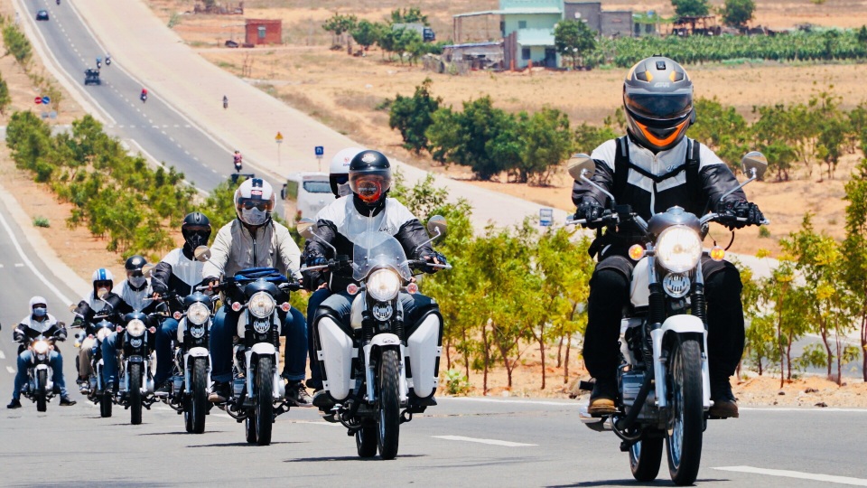 Lên rừng xuống biển trong ngày thứ hai - 220km - La Gi đi Phan Rang - 1 Lên rừng xuống biển trong ngày thứ hai - 220km - La Gi đi Phan Rang - 1