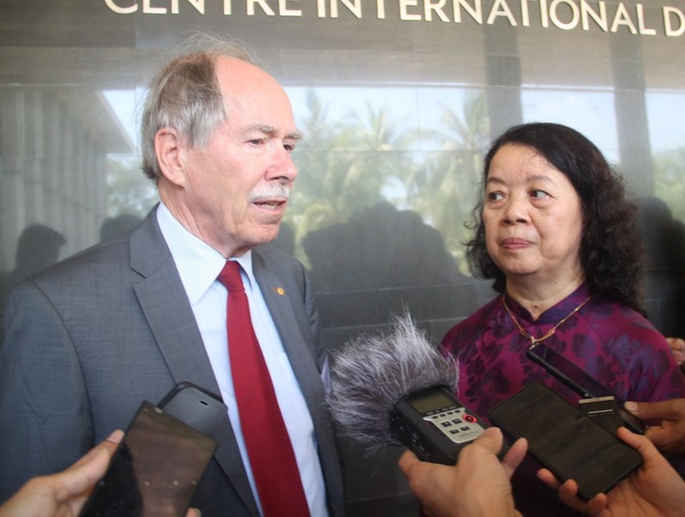 "Gặp gỡ Việt Nam 2018': Nhà khoa học trẻ Việt Nam lĩnh hội được gì? - 3 Giáo sư Gerard t’Hooft, người đạt giải Nobel Vật lý năm 1999 tham dự Gặp gỡ Việt Nam.