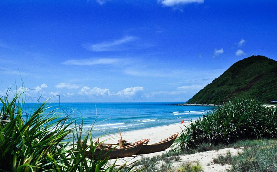 3 bãi biển miền Bắc đẹp như thiên đường nhất định phải khám phá mùa hè này - 6 Những bờ cát trắng mịn trải dài trên đảo Quan Lạn. Ảnh: Fb Đảo Quan Lạn