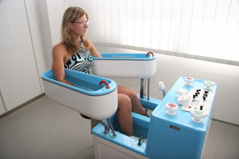 Du khách nên tham khảo ý kiến từ bác sỹ, trước khi thử kiểu tắm độc lạ này