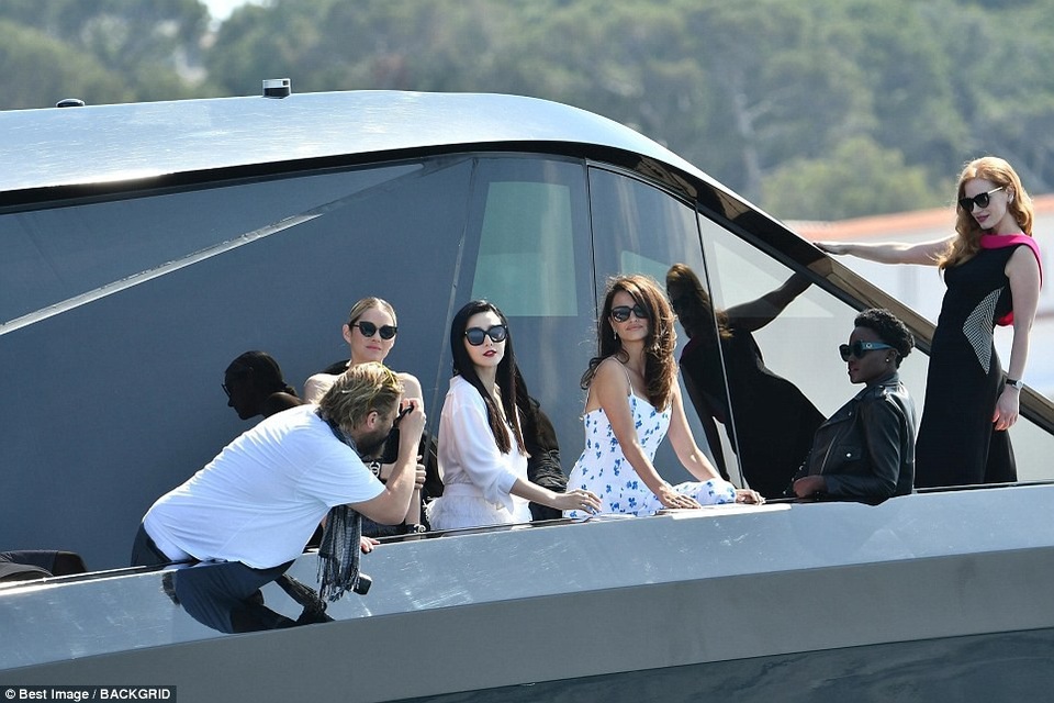 
5 Mỹ nhân đã có buổi chụp hình trên du thuyền sang trọng
