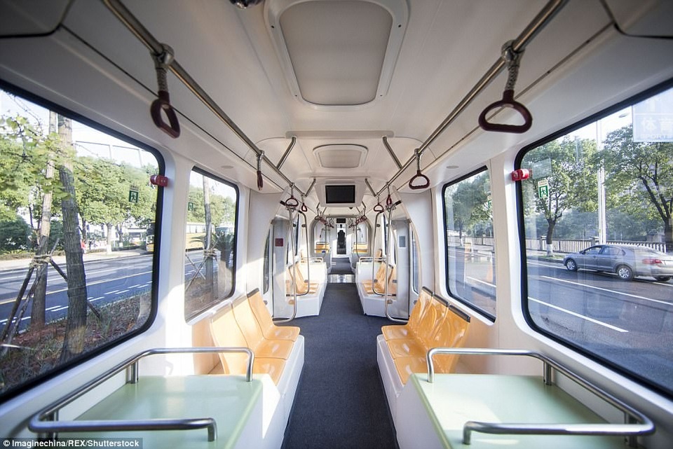 Toa hành khách rộng rãi thoáng đãng