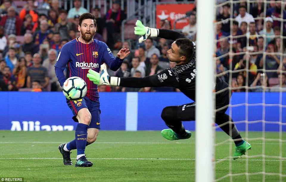 Barcelona 5-1 Villarreal: Messi, Coutinho lập công - 2
Messi ghi bàn sau đường kiến tạo đẹp mắt của Iniesta