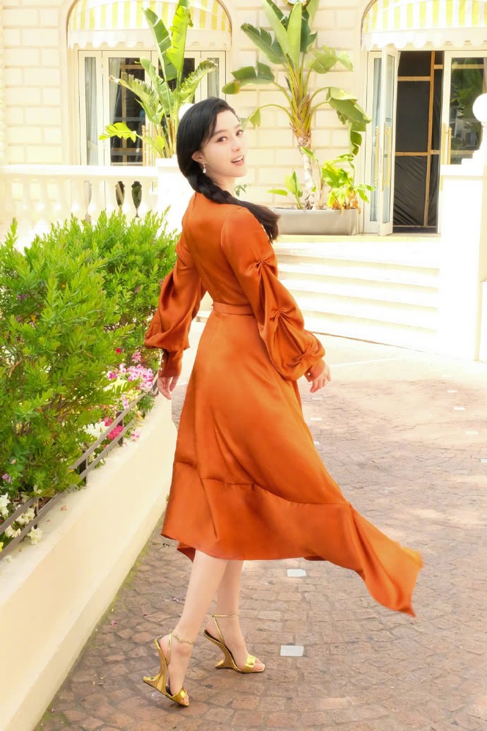 Phạm Băng Băng: Ngôi sao châu Á gây chú ý nhất tại Cannes - 5
Dáng vóc thanh mảnh và gương mặt tươi trẻ của mỹ nhân 37 tuổi.