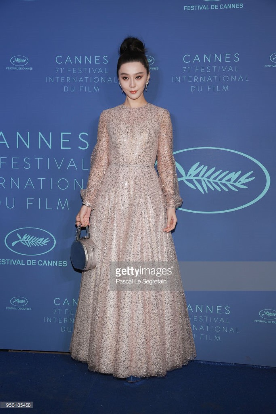 Phạm Băng Băng: Ngôi sao châu Á gây chú ý nhất tại Cannes - 12
Tối 9/5, cô tham dự đêm gala của Cannes 2018.