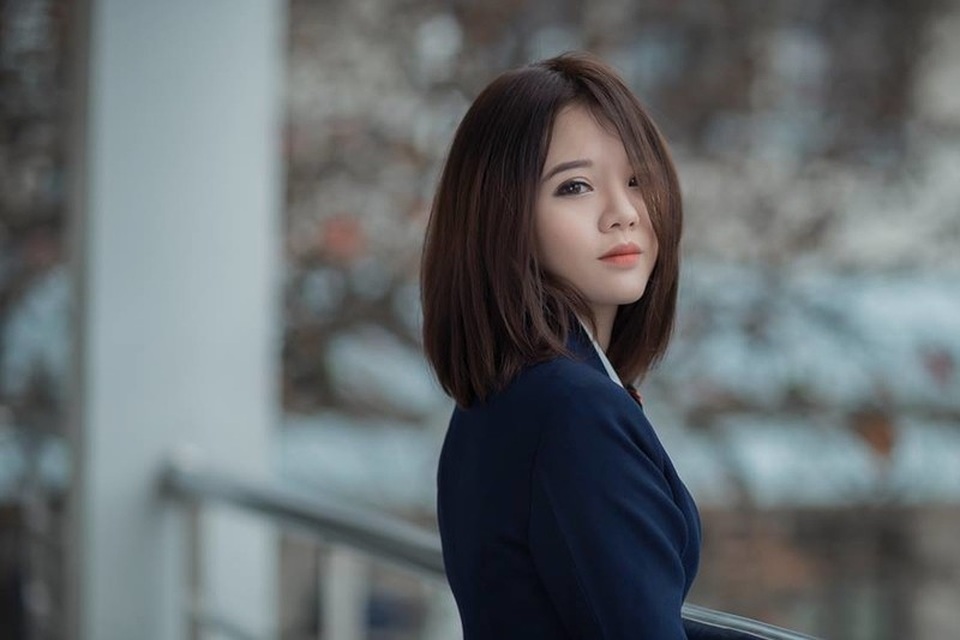 “Búp bê” trường Ngoại thương: “Khi bắt đầu thực hiện ước mơ, cần chuẩn bị kỹ lưỡng” - 4 Cô cũng không quên rút ra kinh nghiệm cho bản thân: “Khi bắt đầu thực hiện ước mơ, như việc chúng ta đến trường Đại học, cần có sự chuẩn bị kỹ lưỡng, nếu không sẽ chới với và mất phương hướng. Chuẩn bị ở đây có thể hiểu là việc chúng ta chủ động tìm hiểu, học hỏi và khám phá về những điều chúng ta sắp phải đối mặt. Chính sự chuẩn bị sẽ giúp chúng ta không bị hụt hẫng vì sự thay đổi đột ngột, từ đó bản thân ta có thể làm chủ được cuộc sống, giải quyết mọi vấn đề của chính mình”.