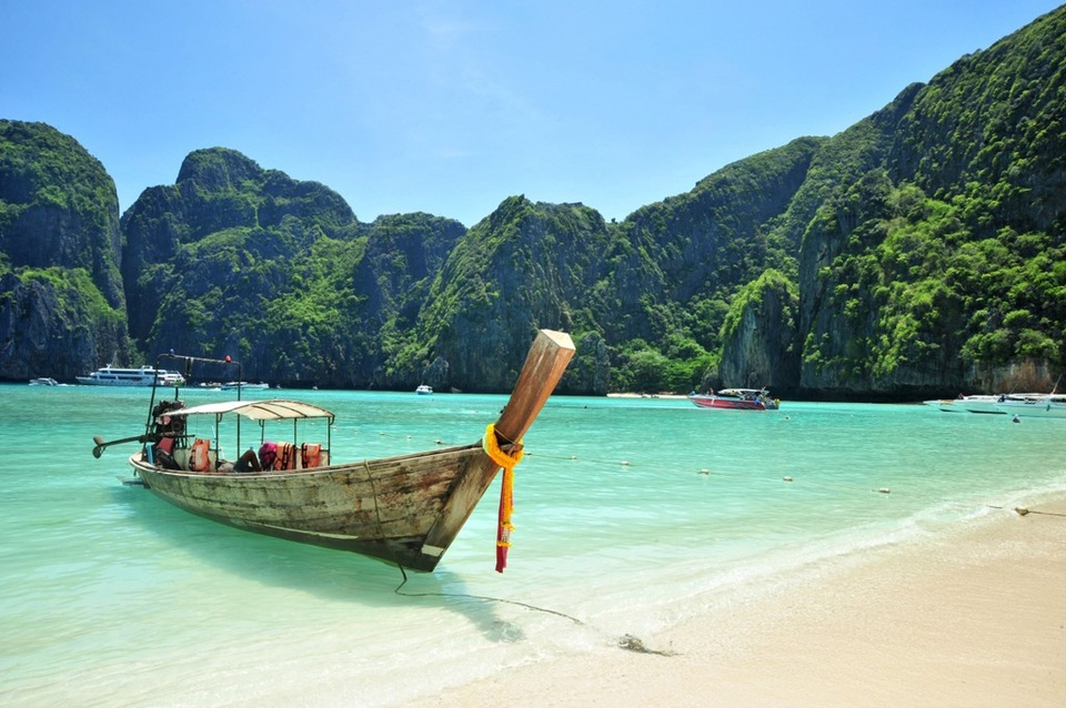 3 bãi biển miền Bắc đẹp như thiên đường nhất định phải khám phá mùa hè này - 11 Trong những năm gần đây, Cát Bà trở thành điểm du lịch lý tưởng ở miền Bắc