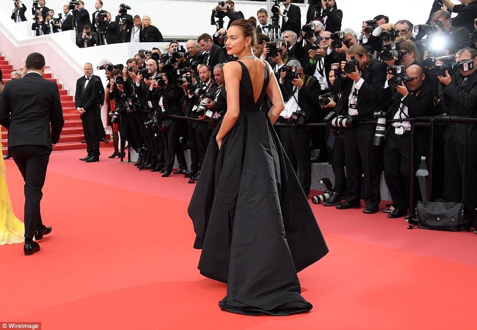"Bồ" cũ của C.Ronaldo quyến rũ trên thảm đỏ Cannes 2018 - 14 "Bồ" cũ của C.Ronaldo quyến rũ trên thảm đỏ Cannes 2018 - 14