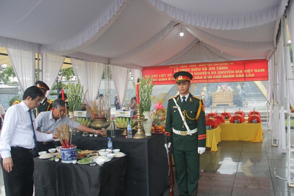 Quảng Trị: Long trọng tổ chức Lễ truy điệu các liệt sĩ hy sinh tại Lào - 4 Quảng Trị: Long trọng tổ chức Lễ truy điệu các liệt sĩ hy sinh tại Lào - 4