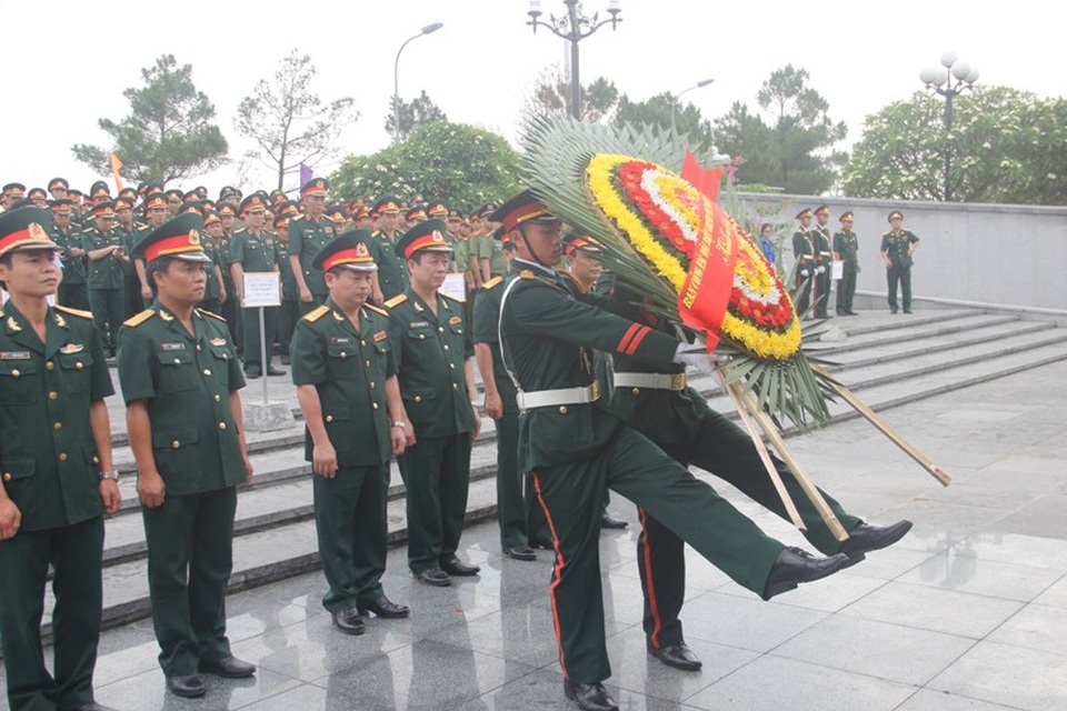 Quảng Trị: Long trọng tổ chức Lễ truy điệu các liệt sĩ hy sinh tại Lào - 5 Lãnh đạo Ban Công tác đặc biệt dâng hoa tri ân liệt sĩ