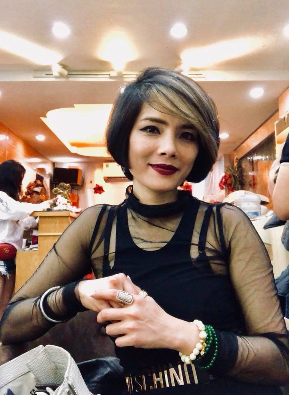 Kiều Thanh từng khóc rất nhiều khi cứ đi ra đường lại bị gọi là “cave” - 4 Kiều Thanh ở thời điểm hiện tại đã là mẹ của một cậu con trai.