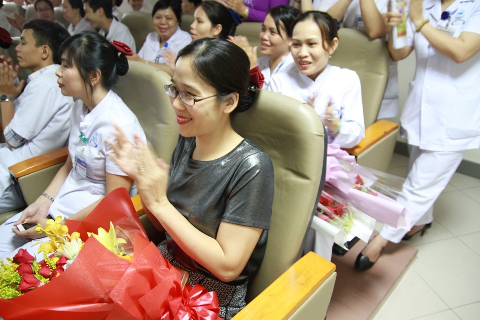 Những hình ảnh thân thiện, trách nhiệm của điều dưỡng Huế - 3 Những hình ảnh thân thiện, trách nhiệm của điều dưỡng Huế - 3