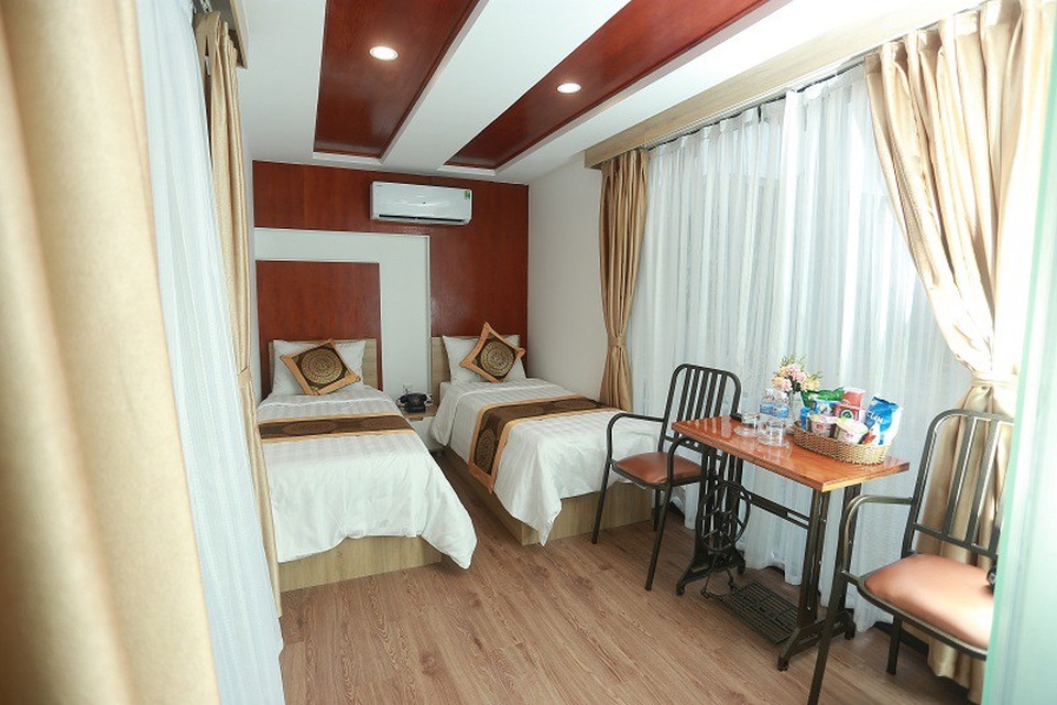 Lạ mắt với điểm lưu trú thiết kế bằng container đầy độc đáo - 3 Bên trong container là phòng nghỉ với đầy đủ tiện nghi