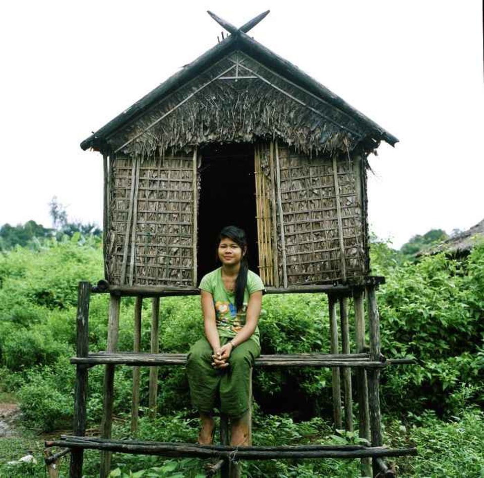 Bộ lạc nơi bố mẹ xây chòi cho con gái "quan hệ" với bao nhiêu người tùy ý - 3 Một căn chòi tình yêu ở bộ lạc Kreung