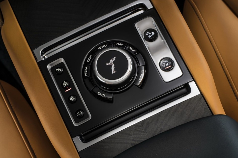 Rolls-Royce Cullinan chính thức trình làng - SUV "bom tấn" - 10 Rolls-Royce Cullinan chính thức trình làng - SUV "bom tấn" - 10