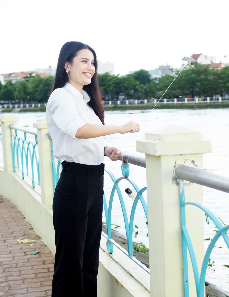 Chia sẻ về lần đầu lên sóng VTV trong vài trò phóng viên, Diệu Thùy cho biết, cô phải chuẩn bị rất kỹ, tập kịch bản trước nhiều lần, đồng thời có sự thay đổi linh hoạt theo thực tế.