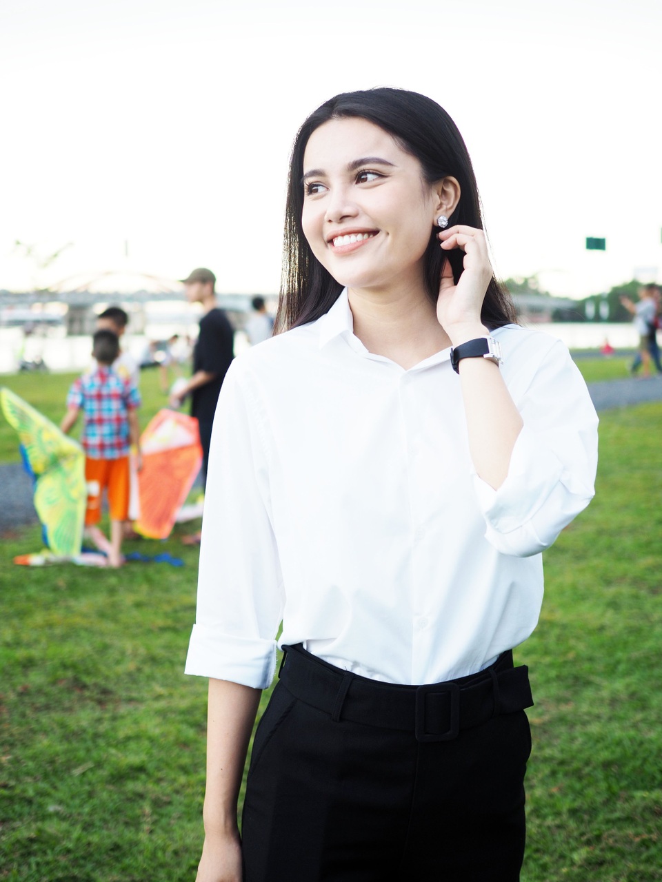 Thần thái tự nhiên, đài từ lưu loát cùng hình ảnh trẻ trung, năng động của Diệu Thùy gây bất ngờ với khán giả.