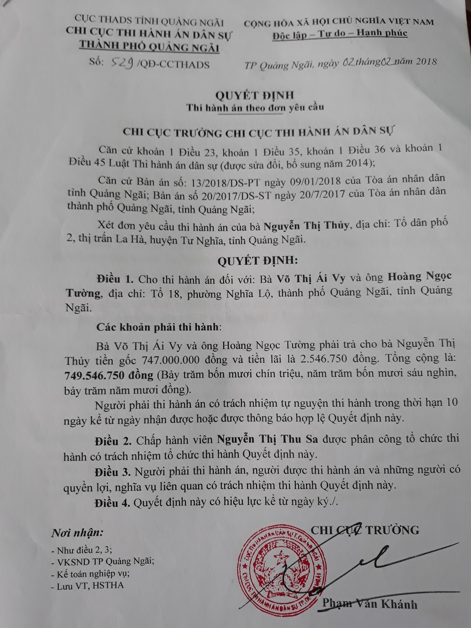 Quảng Ngãi: Giáo viên bị “tố” chây ỳ khoản nợ tiền tỷ - 2 Dù đã có phán quyết của Tòa án, quyết định thi hành án của Chi cục Thi hành án dân sự TP. Quảng Ngãi nhưng cô Võ Thị Ái Vy vẫn chây ỳ khoản nợ 750 triệu đồng của đồng nghiệp