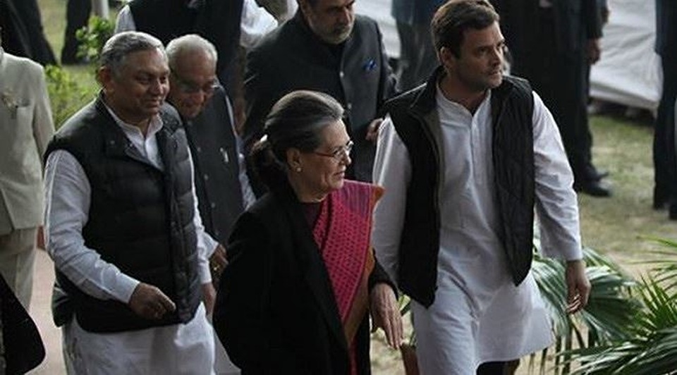 Thực hư “gen” làm chính trị của gia tộc hùng hậu nhất Ấn Độ - 1
Rahul Gandhi và mẹ là bà Sonia