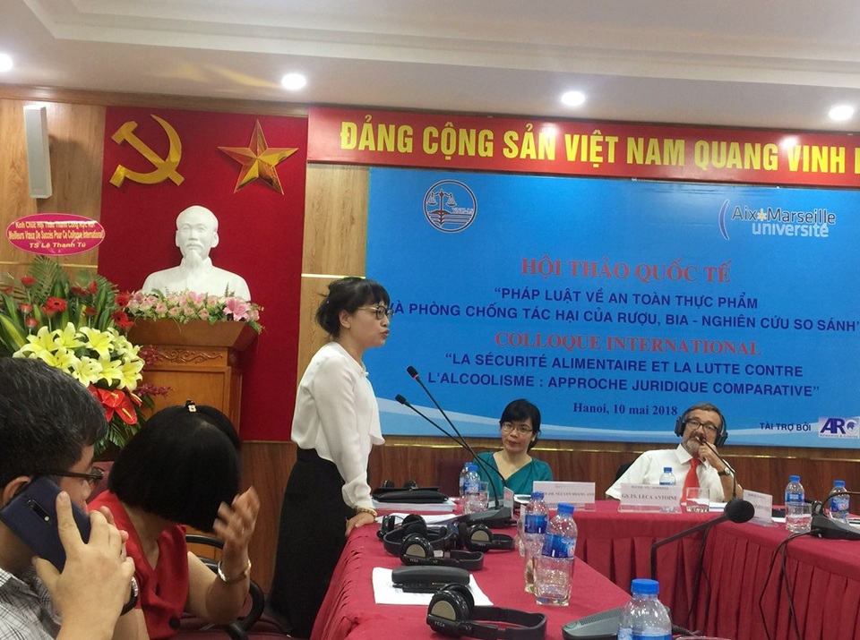 Khoa Luật - ĐH QGHN phối hợp với Pháp tổ chức hội thảo chống tác tại của rượu, bia - 2 PGS.TS. Nguyễn Thị Quế Anh (Chủ nhiệm Khoa Luật - ĐH Quốc gia Hà Nội) phát biểu.