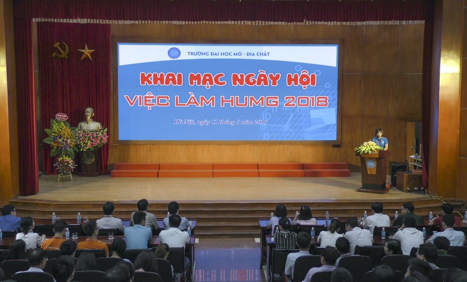 Trường ĐH Mỏ Địa chất kết nối doanh nghiệp, tạo việc làm cho sinh viên - 1
Trường ĐH Mỏ địa chất tổ chức Ngày hội Việc làm 2018