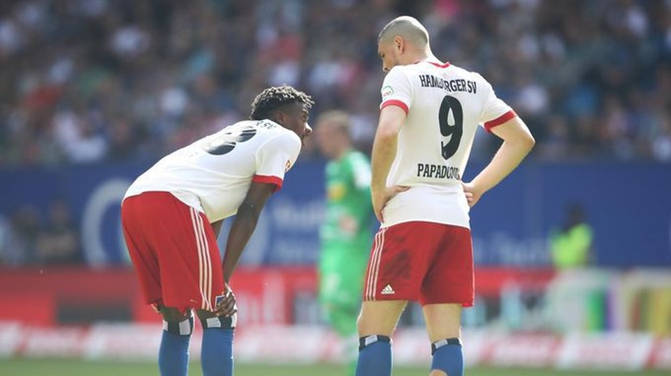 Bayern Munich giương cao Đĩa bạc Bundesliga trong ngày thảm bại - 3 Hamburg lần đầu tiên xuống hạng ở Bundesliga
