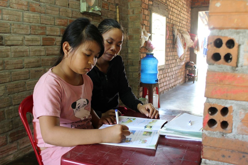 "Hàng ngày, tôi phải dùng đỉa hút máu chính mình cho... đỡ đau !" - 8 "Hàng ngày, tôi phải dùng đỉa hút máu chính mình cho... đỡ đau !" - 8
