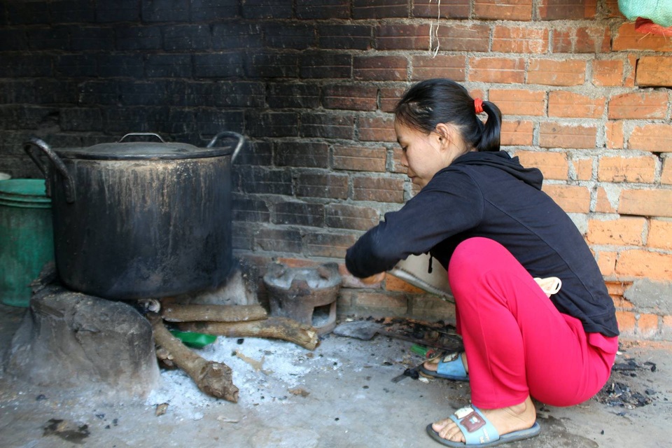 "Hàng ngày, tôi phải dùng đỉa hút máu chính mình cho... đỡ đau !" - 9 "Hàng ngày, tôi phải dùng đỉa hút máu chính mình cho... đỡ đau !" - 9