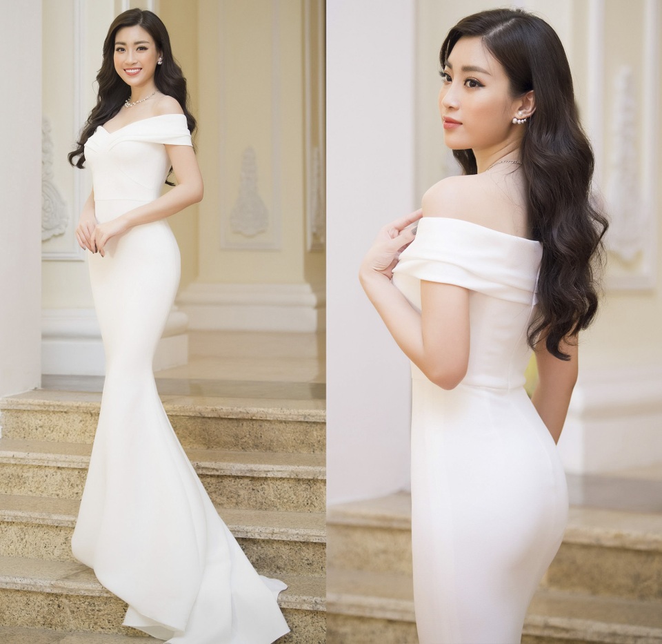Hiền Thục "quên" kẻ chân mày; Hương Tràm diện váy rối mắt thành "nấm lùn" - 5
Hoa hậu Đỗ Mỹ Linh diện đầm ôm sát khoe 3 vòng chuẩn mẫu, tuy đơn giản nhưng rất hiệu quả. Người đẹp gốc Hà thành được đánh giá là có phong thái càng lúc càng giống “thần tiên tỉ tỉ” - Hoa hậu Việt Nam 2012 Đặng Thu Thảo.