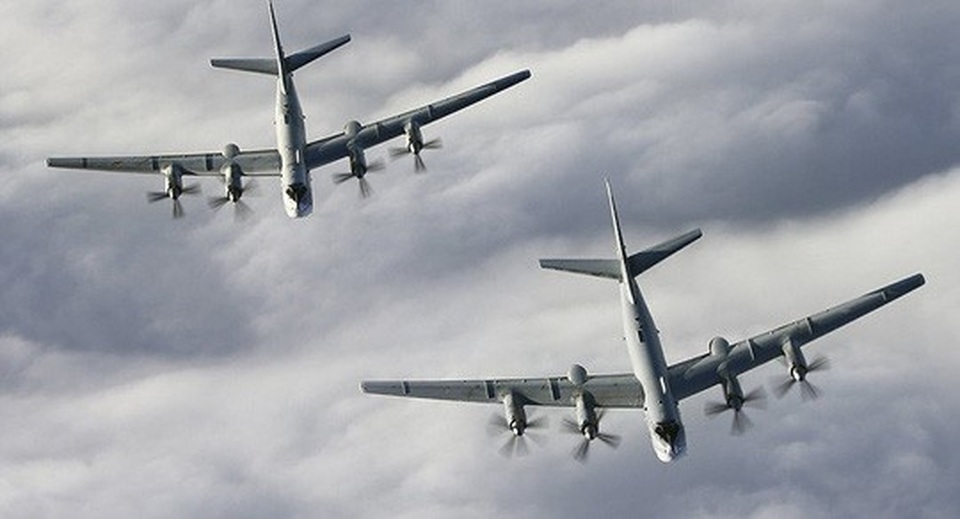 Khi "Chim ăn thịt" F-22 đối đầu "Gấu" Tu-95 - 1
Máy bay ném bom tầm xa Tu-95 của Nga. Ảnh: Sputnik