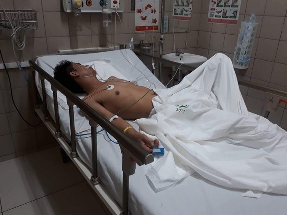 Đầu độc chồng và con riêng bằng thuốc chuột - 4 Anh Quyền mê man nhiều ngày sau khi ăn cháo độc.