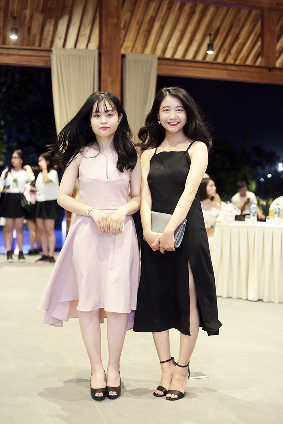 Osad, Phương Ly "thổi lửa" dạ hội của học sinh cuối cấp Chuyên Nguyễn Huệ - 6 Osad, Phương Ly "thổi lửa" dạ hội của học sinh cuối cấp Chuyên Nguyễn Huệ - 6