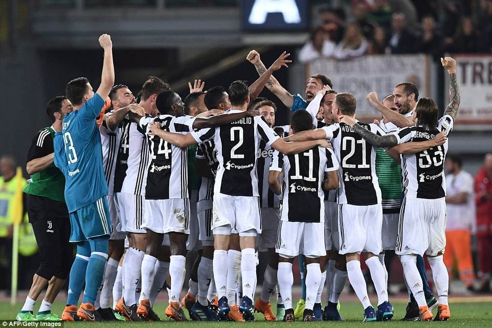 Juventus giành ngôi vô địch Serie A lần thứ 7 liên tiếp - 1 Juventus chính thức vô địch Serie A