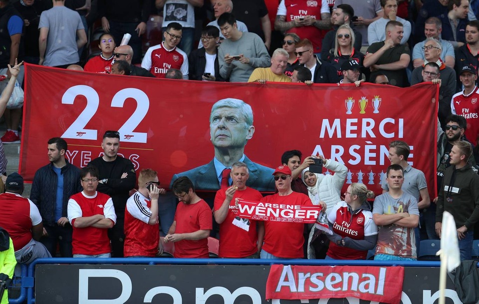 Những khoảnh khắc ở lần cuối cùng Wenger chỉ huy Arsenal - 12
Một tấm biểu ngữ lớn với cả hình và con số 22 năm Wenger làm việc ở Arsenal