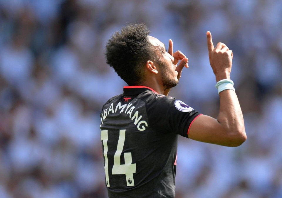 Những khoảnh khắc ở lần cuối cùng Wenger chỉ huy Arsenal - 16
...nhưng bom tấn Aubameyang đã tỏa sáng để ghi bàn thắng duy nhất giúp Pháo thủ thắng 1-0