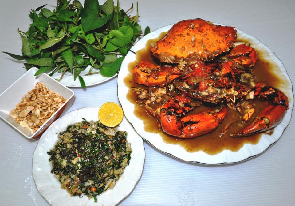 “Đệ nhất” tiết canh cua – đặc sản trứ danh chỉ có ở Phú Quốc - 3 Nếu có cơ hội một lần du lịch đến đây, chắc chắn bạn không nên bỏ qua món ăn thú vị: tiết canh cua