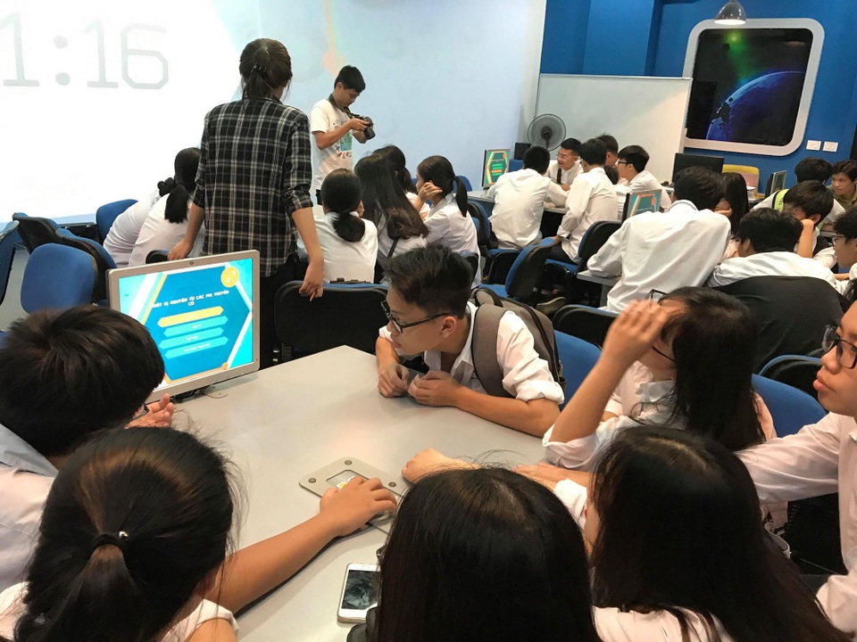 Học sinh lớp 10 trải nghiệm một ngày làm sinh viên ĐH Bách khoa Hà Nội - 6 Học sinh lớp 10 trải nghiệm một ngày làm sinh viên ĐH Bách khoa Hà Nội - 6