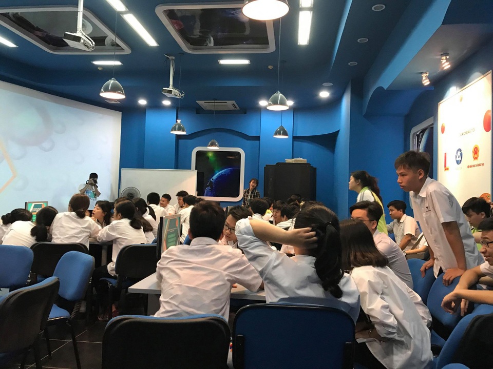 Học sinh lớp 10 trải nghiệm một ngày làm sinh viên ĐH Bách khoa Hà Nội - 7 Học sinh lớp 10 trải nghiệm một ngày làm sinh viên ĐH Bách khoa Hà Nội - 7