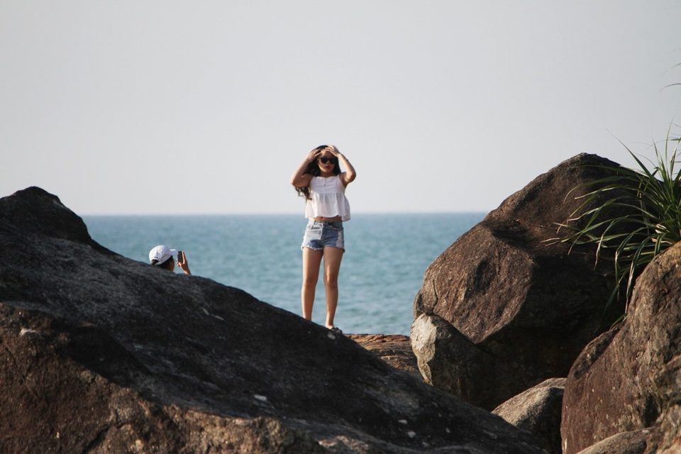 Khám phá những khung cảnh tuyệt đẹp ở bãi đá cao nhìn xuống biển