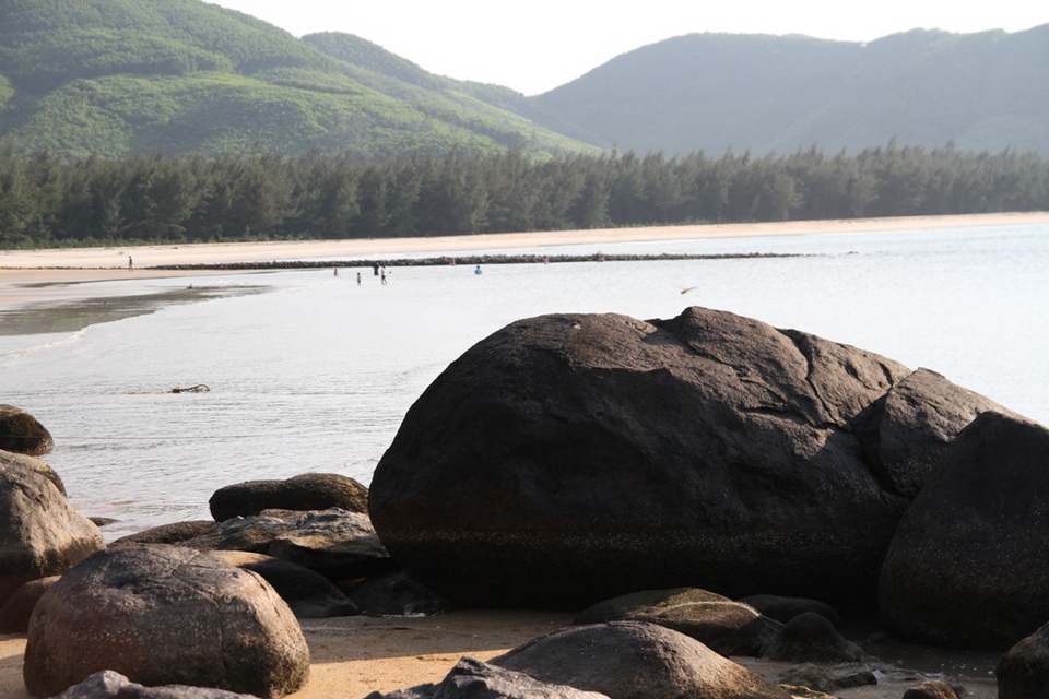 Mê mẩn nét đẹp hoang sơ biển Lộc Bình - 5